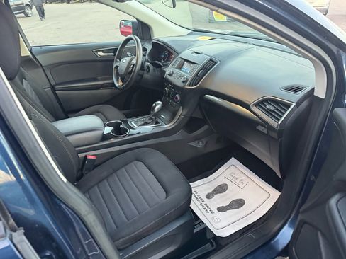 Used 2017 Ford Edge SE image 11