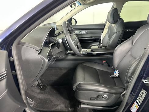 Used 2025 Genesis GV70 2.5T AWD/4WD image 11