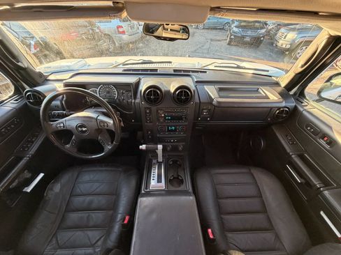 Used 2005 HUMMER H2 SUT w/ Preferred Equipment Group AWD/4WD image 28
