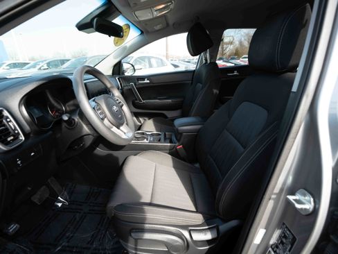 Used 2021 Kia Sportage LX image 9