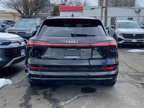 Used 2023 Audi e-tron Premium Plus w/ Premium Plus Package image 3