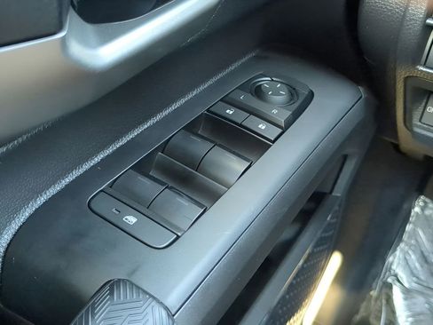 Used 2024 Toyota Tacoma TRD Sport w/ TRD Sport Upgrade Package image 29