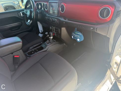 Used 2020 Jeep Wrangler Unlimited Rubicon AWD/4WD image 9
