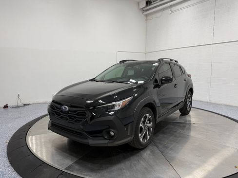 Used 2025 Subaru Crosstrek 2.0i Premium w/ Crosstrek Mirror Package AWD/4WD image 3