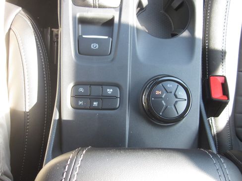 New 2025 Ford Ranger Lariat w/ Chrome Accent Package image 16