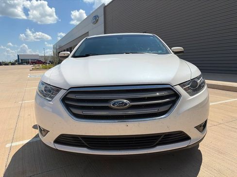 Used 2016 Ford Taurus SEL FWD image 8