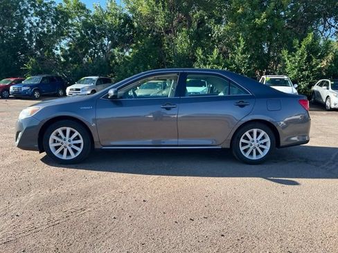 Used 2014 Toyota Camry XLE w/ Moonroof Package FWD image 2