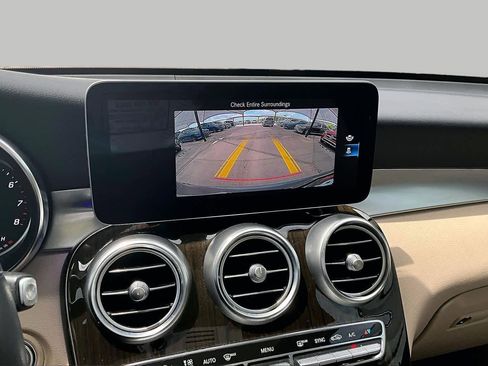 Used 2020 Mercedes-Benz GLC 300 image 26