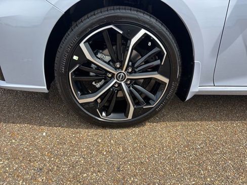 New 2025 Nissan Altima 2.5 SR w/ SR Premium Package image 8