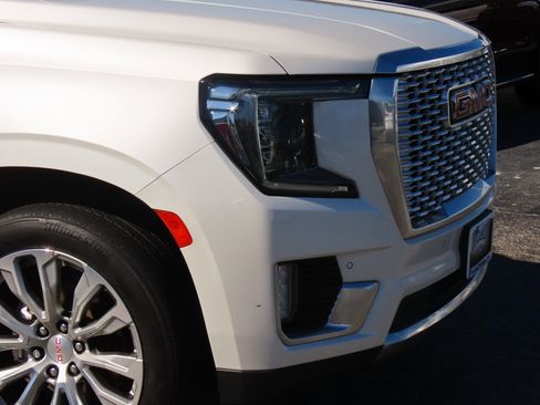 Used 2022 GMC Yukon XL Denali image 6