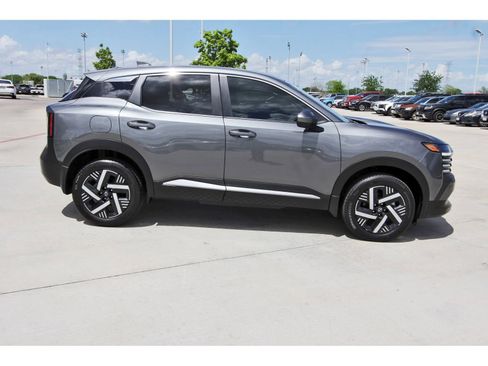 Certified 2025 Nissan Kicks SV image 8