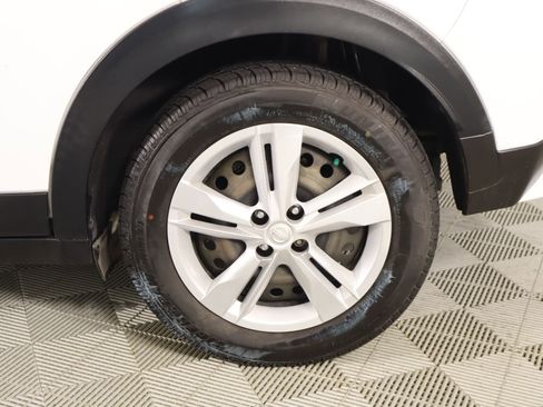 Used 2021 Nissan Kicks S image 16