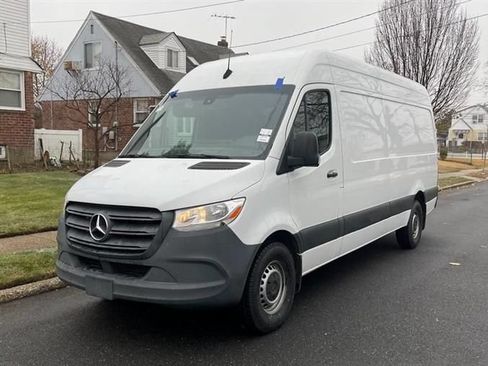 Used 2025 Mercedes-Benz Sprinter 2500 image 2