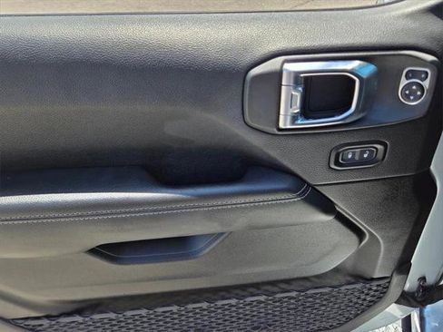 Certified 2023 Jeep Gladiator Overland image 21