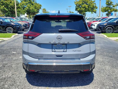 Certified 2024 Nissan Rogue Platinum w/ Platinum Premium Package FWD image 5