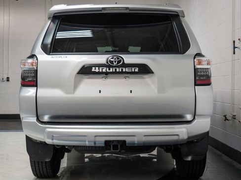 Used 2022 Toyota 4Runner TRD Off-Road image 13