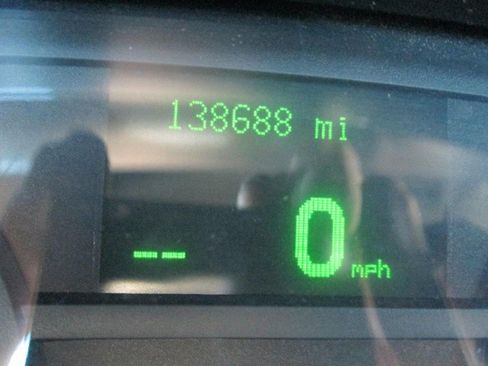 Used 2011 Lincoln Town Car Executive L image 18