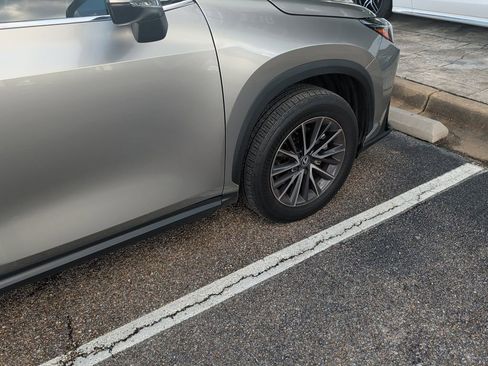 Used 2024 Lexus NX 250 FWD image 11