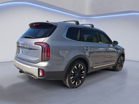 Used 2024 Kia Telluride SX w/ Towing Package FWD image 5