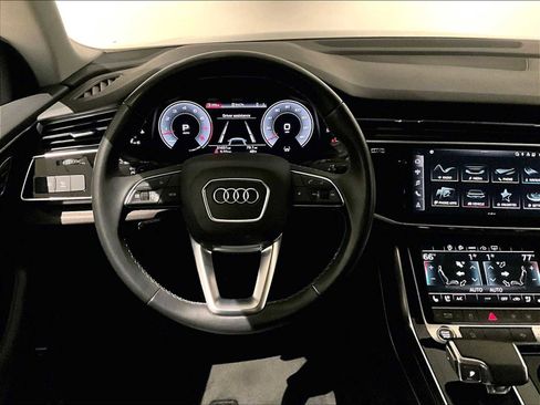 Used 2022 Audi Q8 Premium Plus w/ Premium Plus Package image 16