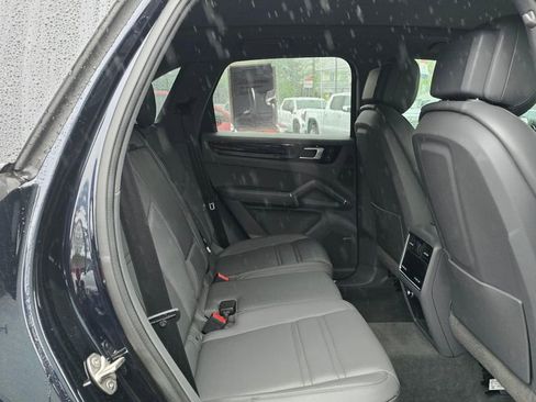 Used 2022 Porsche Cayenne E-Hybrid AWD/4WD image 12