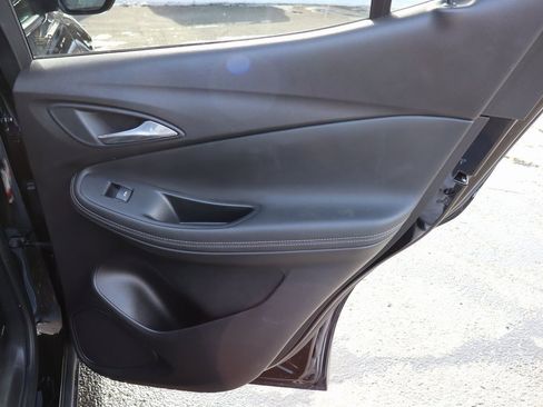 Used 2021 Buick Encore GX Select image 25