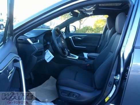 New 2025 Toyota RAV4 SE image 17