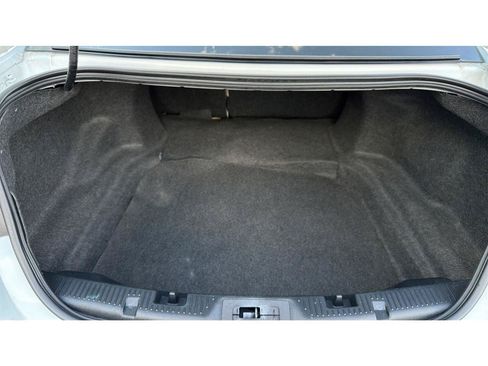 Used 2016 Ford Taurus SE FWD image 29