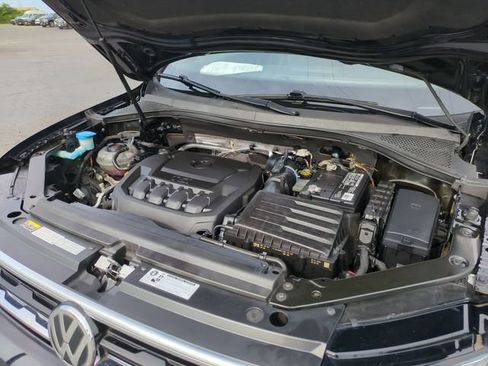 Used 2020 Volkswagen Tiguan SE R-Line AWD/4WD image 34