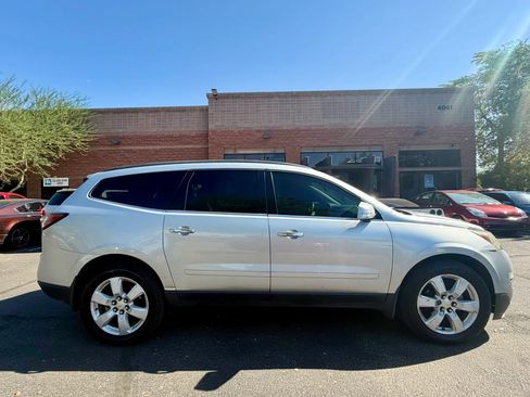 Used 2016 Chevrolet Traverse LT w/ Style and Technology Package AWD/4WD image 4