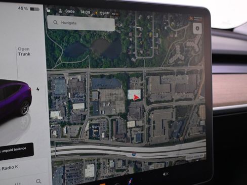 Used 2022 Tesla Model Y Long Range image 27