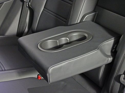 Certified 2025 Porsche Cayenne Coupe image 34