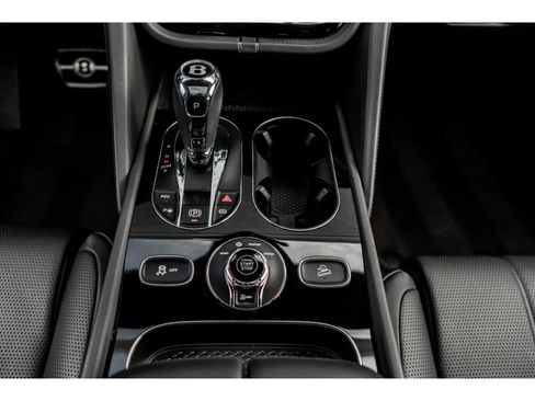 Used 2022 Bentley Bentayga image 34