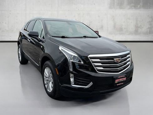 Used 2018 Cadillac XT5 AWD image 3