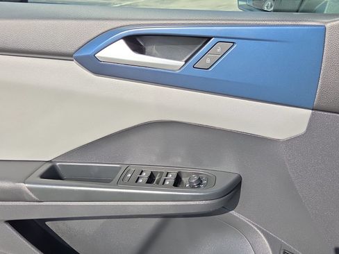 Used 2022 Volkswagen Taos SE FWD image 15