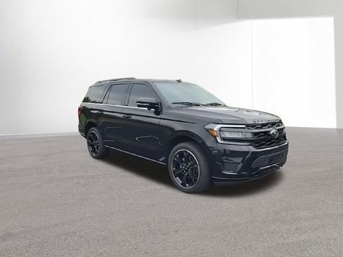 Used 2023 Ford Expedition Limited AWD/4WD image 2