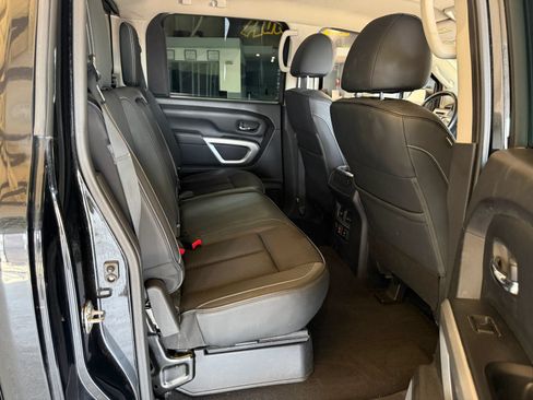 Used 2019 Nissan Titan PRO-4X AWD/4WD image 12