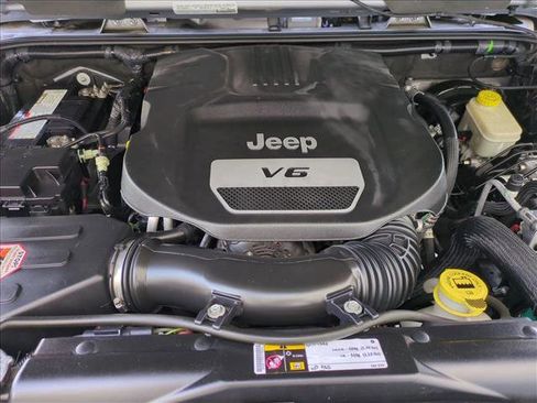 Used 2015 Jeep Wrangler Unlimited Sahara w/ Max Tow Package image 21