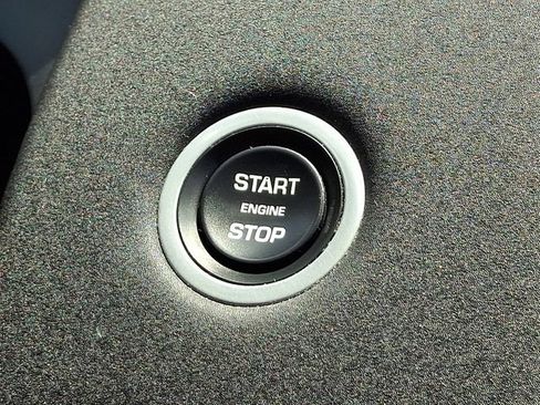 Used 2020 Land Rover Discovery Sport SE AWD/4WD image 15