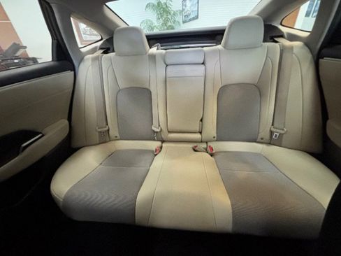 Used 2018 Honda Clarity Plug-In Hybrid image 13