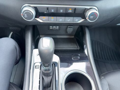 Used 2024 Nissan Altima 2.5 SV FWD image 25