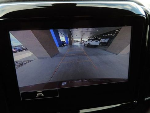 Used 2023 Chevrolet Traverse LT image 34