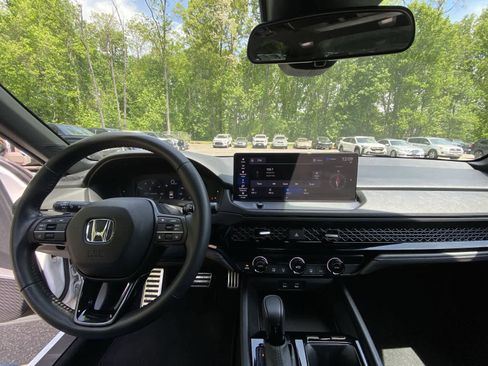 Used 2023 Honda Accord Sport image 19
