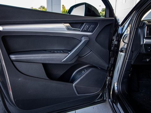 Used 2020 Audi Q5 2.0T Titanium Premium Plus w/ Premium Plus Package image 24