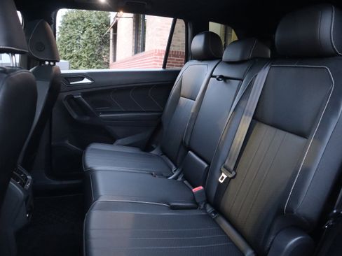 Used 2023 Volkswagen Tiguan SE R-Line image 28