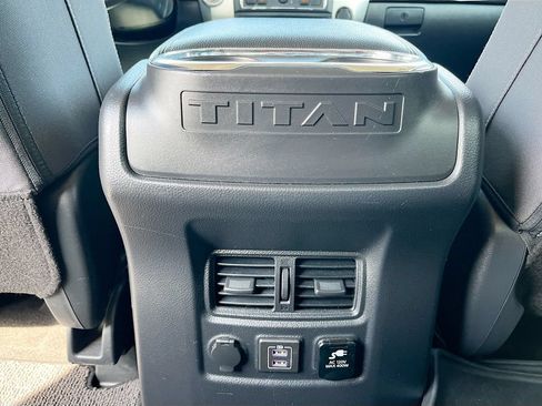 Used 2020 Nissan Titan SV w/ SV Convenience Package RWD image 25