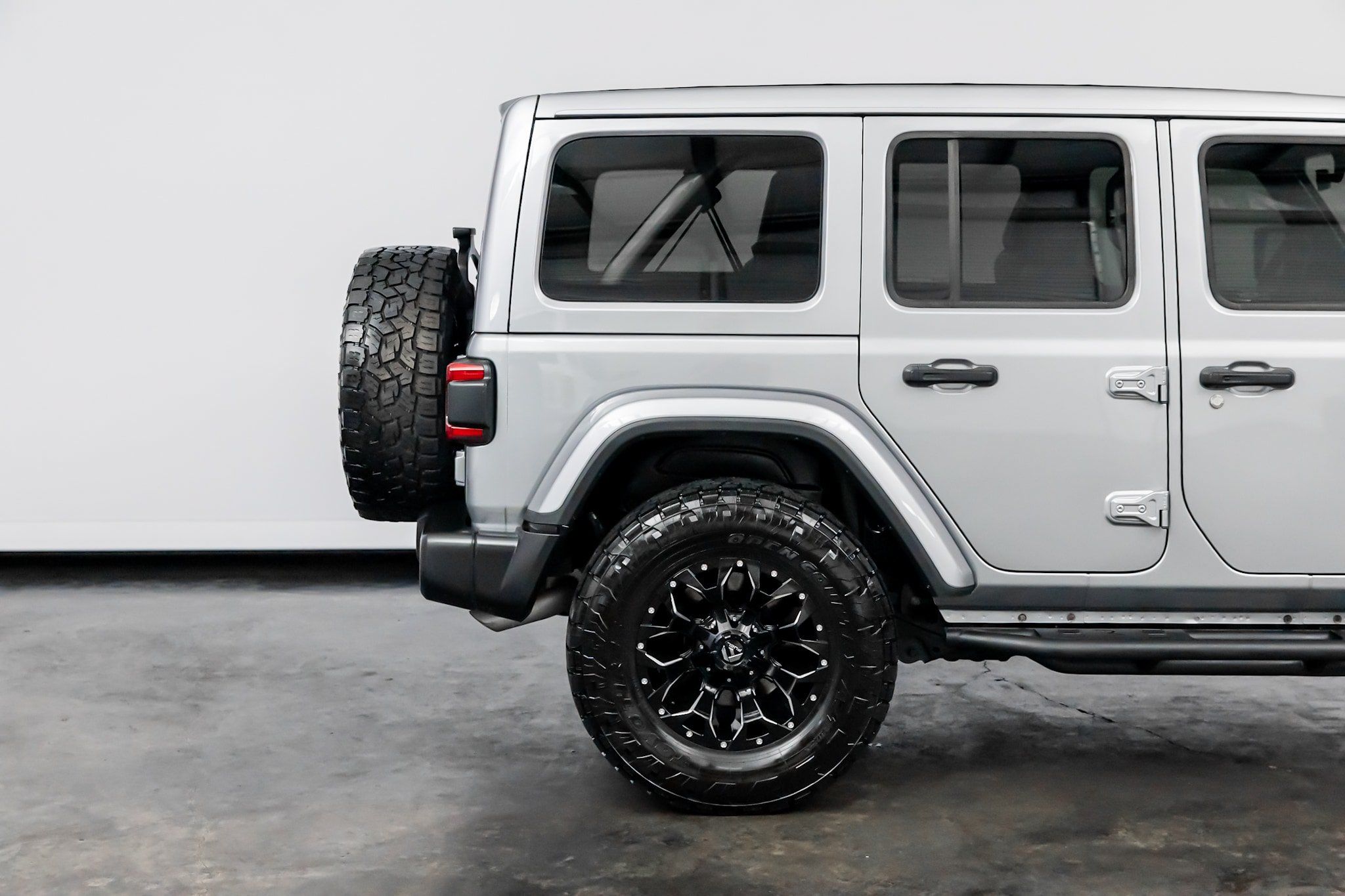 Used 2021 Jeep Wrangler Unlimited Sahara AWD/4WD image 24