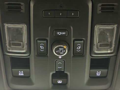 Used 2021 Chevrolet Suburban Premier w/ Premium Package image 28