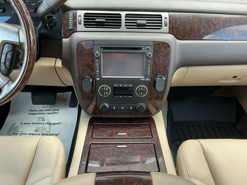 Used 2012 GMC Yukon Denali AWD/4WD image 11