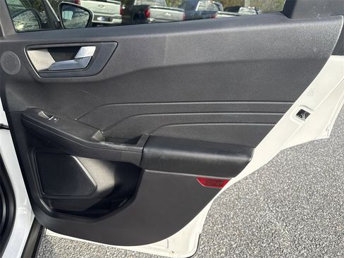 Used 2022 Ford Escape SEL w/ Technology Package image 16